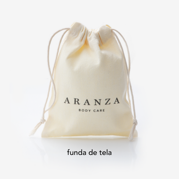 Cepillo exfoliante corporal con cerdas veganas.