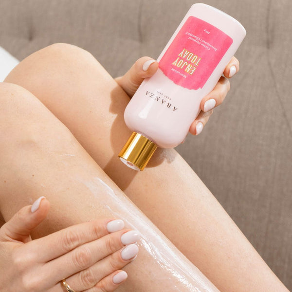Crema corporal hidratante aroma  frutos rojos 230 ml.