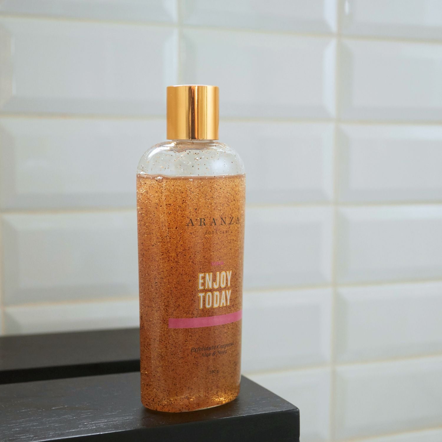 Exfoliante corporal aloe y nuez body care enjoy today aroma a frutos rojos aranza baño