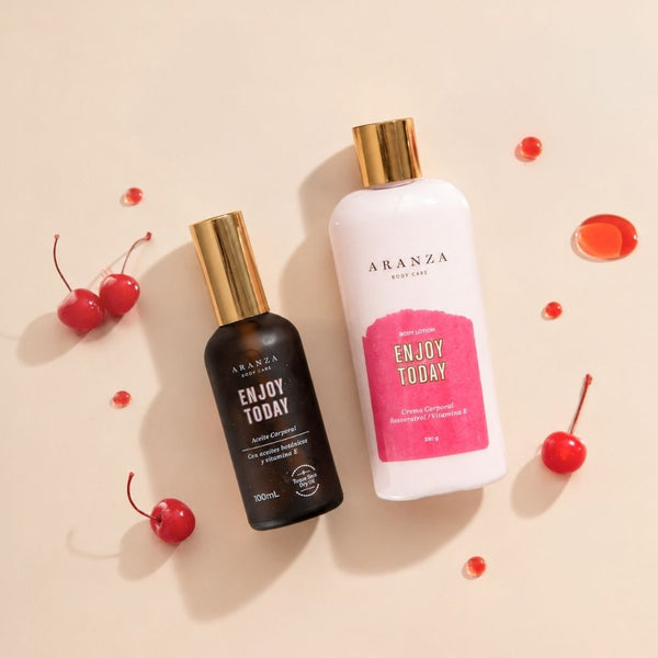 Mascarilla corpora:l óleo corporal 100 ml + Crema corporal hidratante 230 ml. con aroma a frutos rojos + NECESER GRATIS