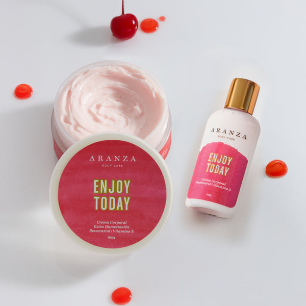 Box crema hidratante travel size + body butter 160 gr. aroma a frutos rojos + Paleta de obsequio