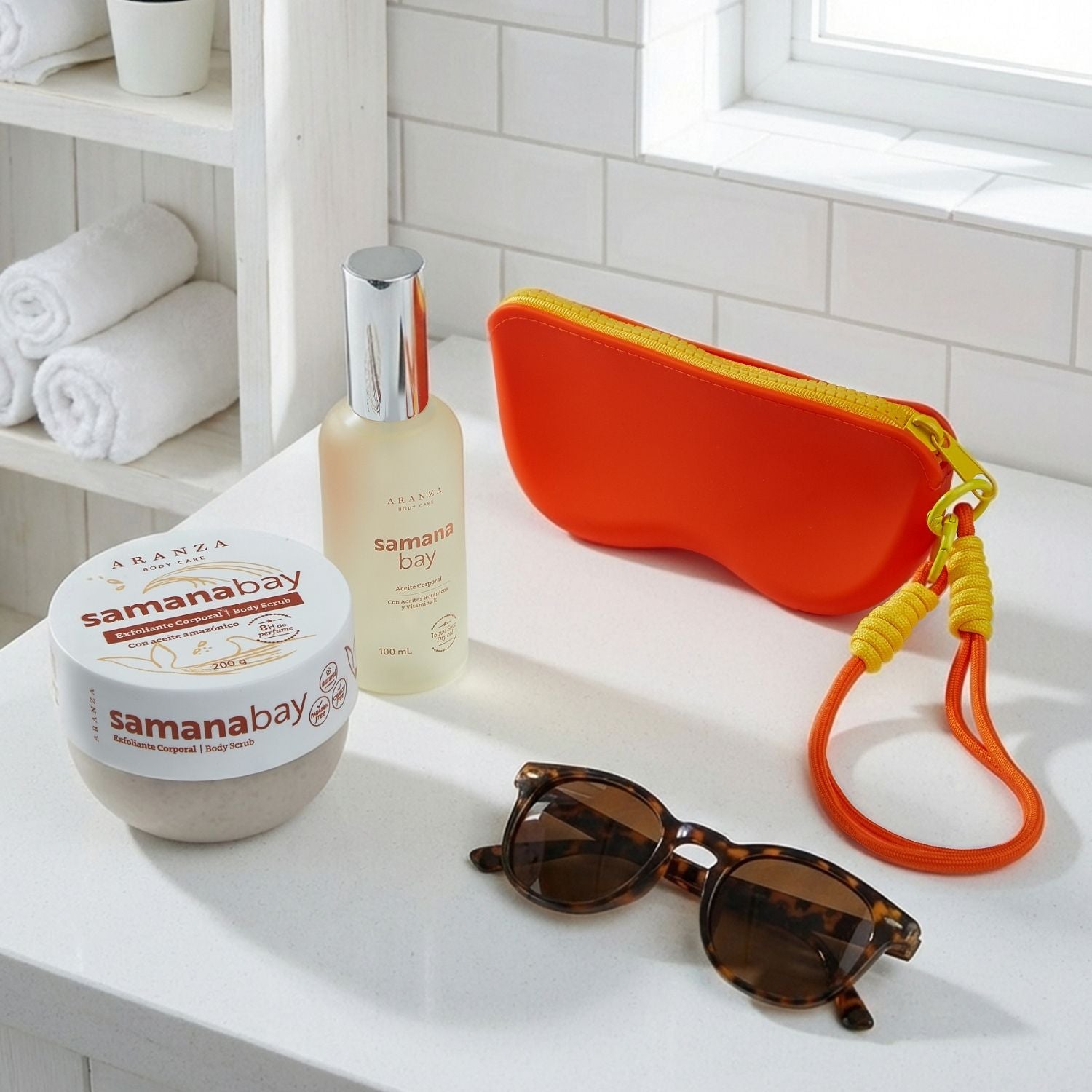 Box Exfoliante corporal 200 gr + Óleo corporal toque seco 100 ml aroma almendras + Case